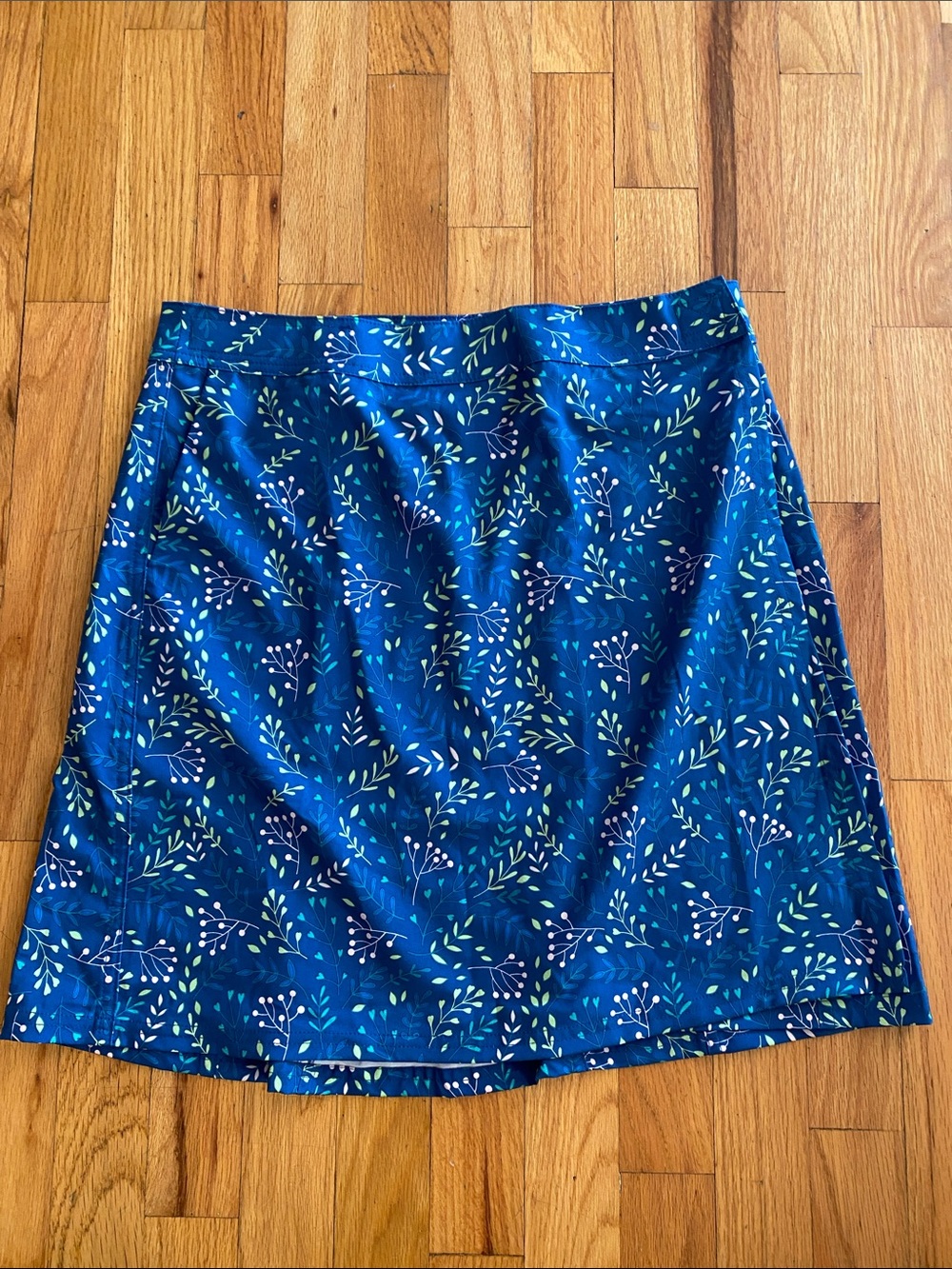 Ripskirt Hawaii NWT